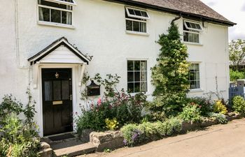 George Cottage Holiday Home