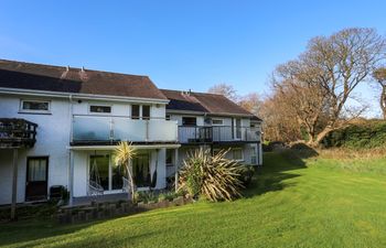 Argoed Holiday Home