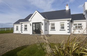 Doonbeg Beach Cottage Holiday Home