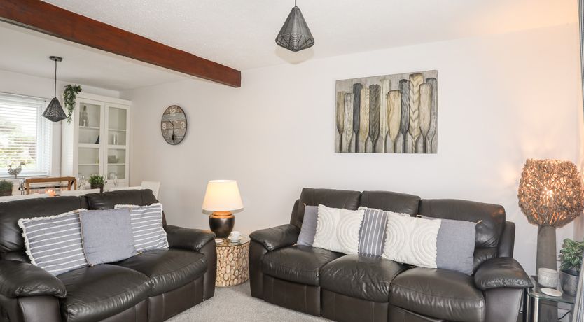 Photo of Bywyd Da (232 Cae Du)