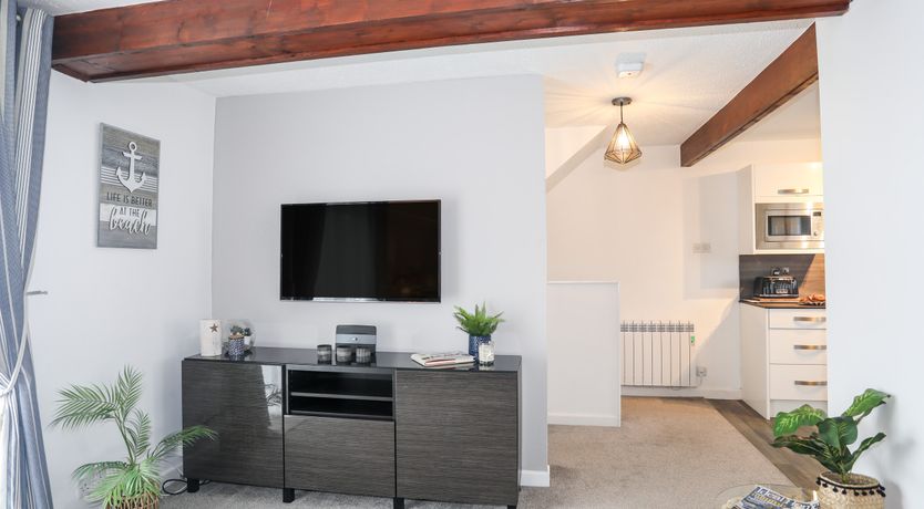 Photo of Bywyd Da (232 Cae Du)