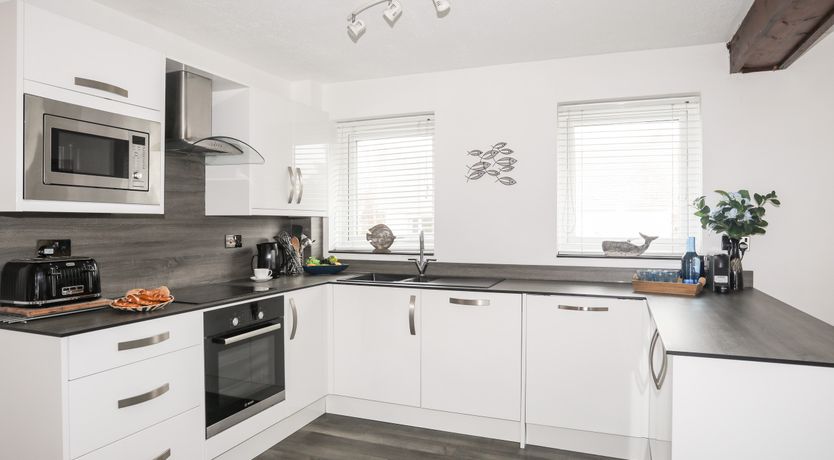 Photo of Bywyd Da (232 Cae Du)