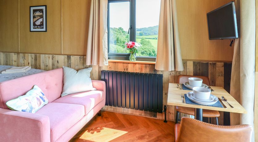 Photo of Hen's Hideaway