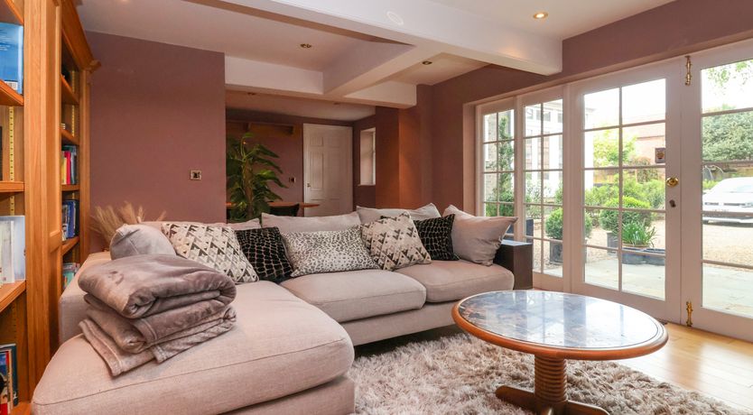 Photo of 12 Cross Street