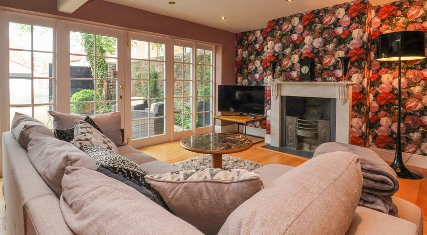 Photo of 12 Cross Street