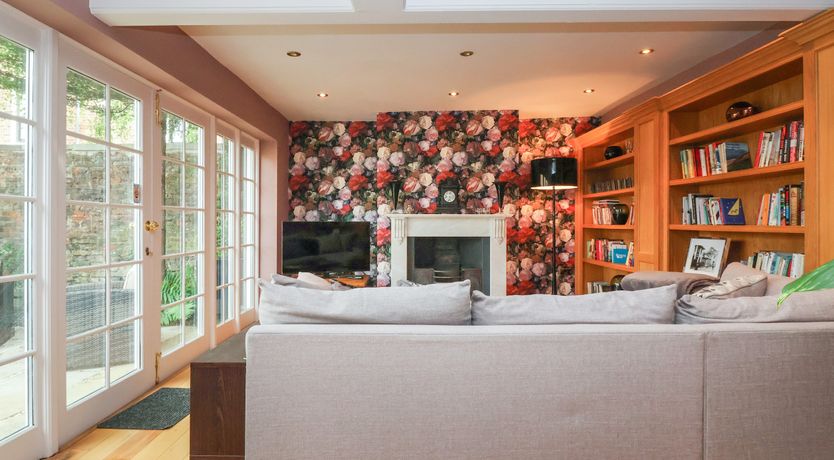 Photo of 12 Cross Street