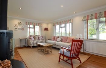 6 Trelawney Court Holiday Home