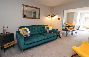 Apt 1 @ Hunter's Quay Holiday Home