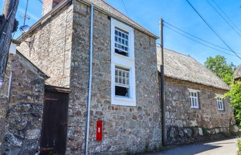 Post Box Cottage Holiday Home