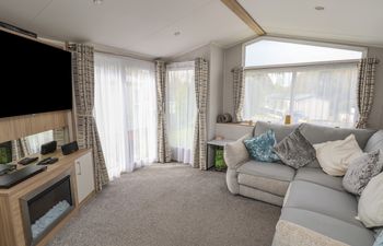 Woodlands Lodge Holiday Home