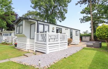 Woodlands Lodge Holiday Home