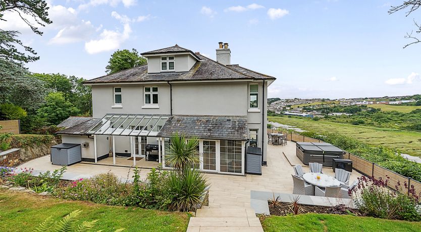 Photo of Mallacleave House