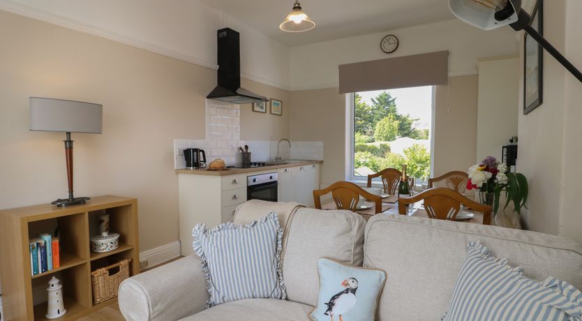 Photo of Rhos Retreat No. 7