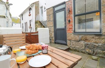 2A Salubrious Terrace Holiday Home