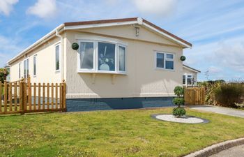 Lowen Lodge Holiday Home