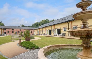 Sandown Park Cottage Holiday Home