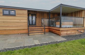 Enia (Lodge 2) Holiday Home