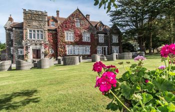 Alston Hall Holiday Home