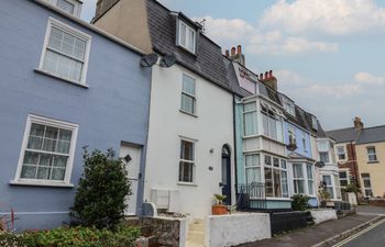 Old Harbour Townhouse Holiday Home