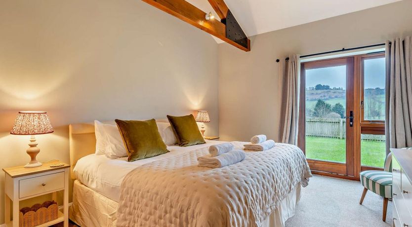 Photo of 3 Bed in Corton Denham