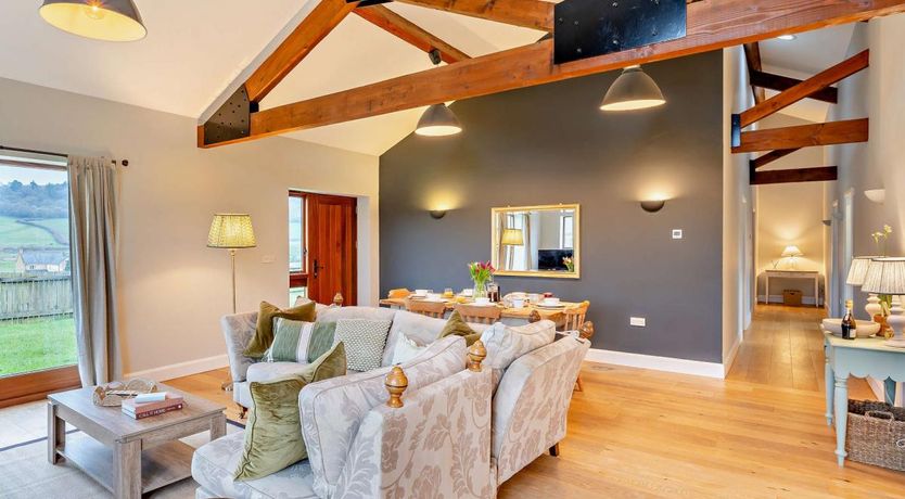 Photo of 3 Bed in Corton Denham