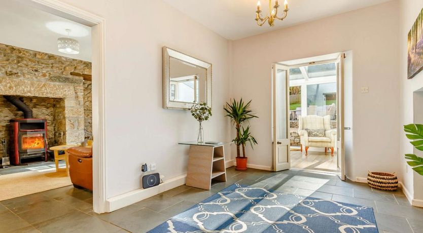 Photo of 3 Bed in Perranarworthal