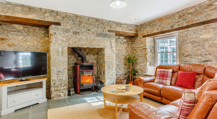 Photo of 3 Bed in Perranarworthal