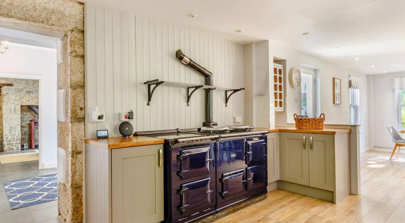 Photo of 3 Bed in Perranarworthal