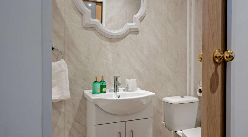 Photo of 1 Bed in Newport