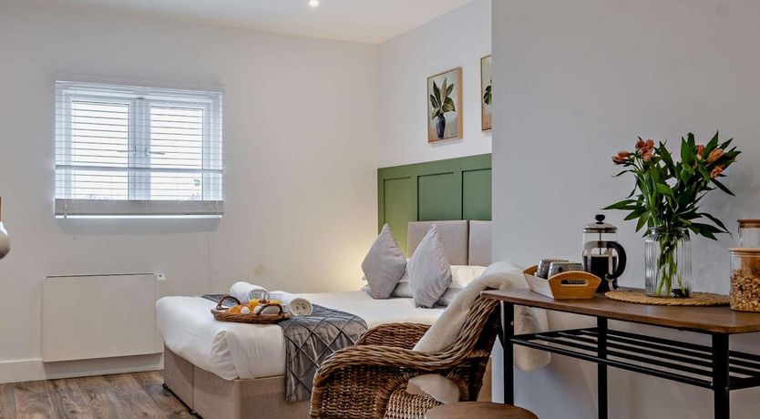 Photo of 1 Bed in Newport