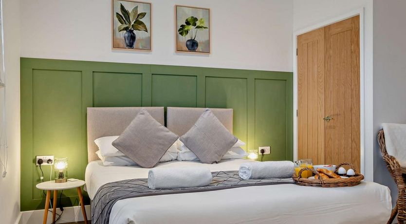 Photo of 1 Bed in Newport