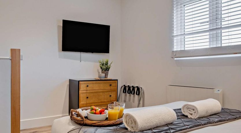 Photo of 1 Bed in Newport