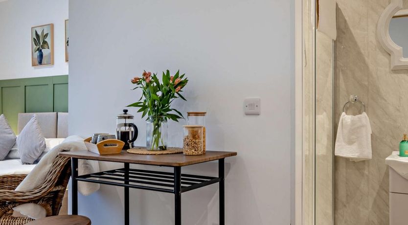 Photo of 1 Bed in Newport