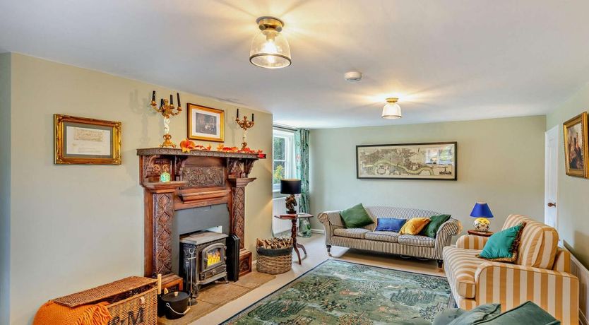 Photo of 2 Bed in Hemel Hempstead