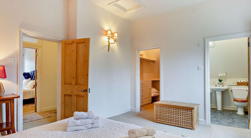 Photo of 3 Bed in Minterne Magna