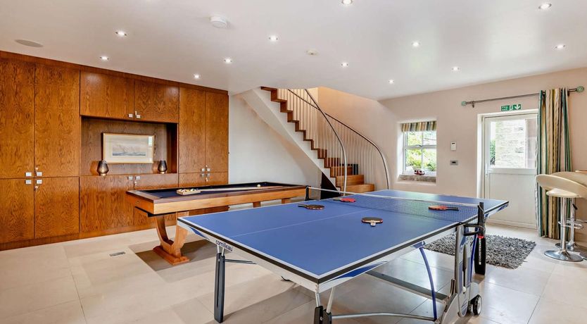 Photo of 5 Bed in Otley