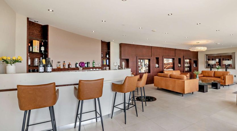 Photo of 5 Bed in Otley