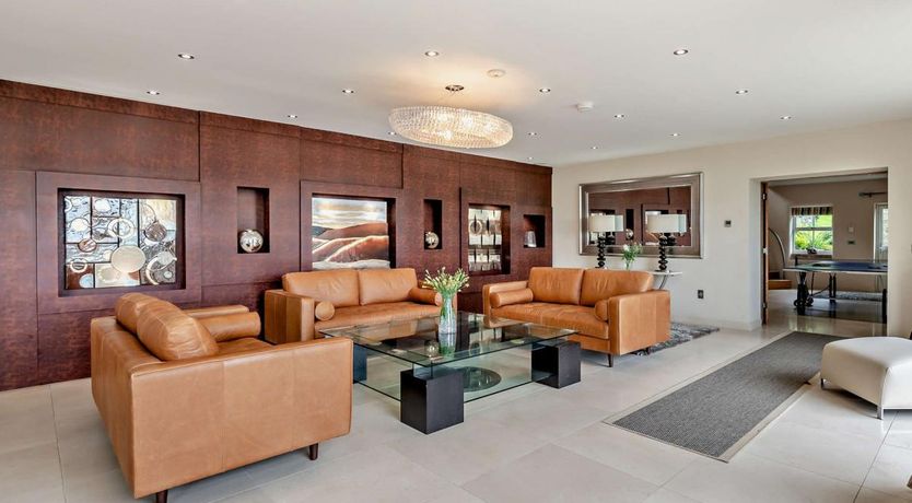 Photo of 5 Bed in Norwood