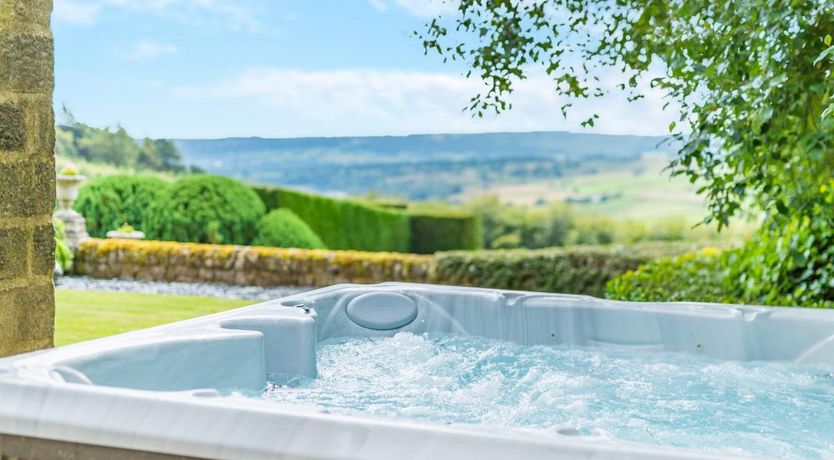 Photo of 5 Bed in Norwood