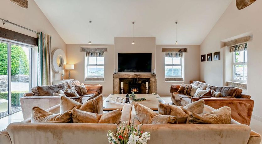 Photo of 5 Bed in Norwood