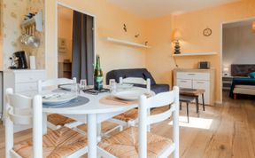 Photo of Fleur Marine Apartment 35