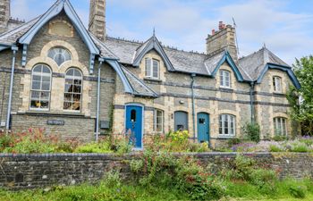 Teacher's Cottage Holiday Home