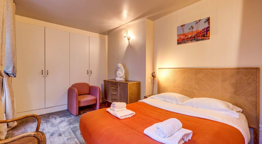 Photo of Paris Rainbow