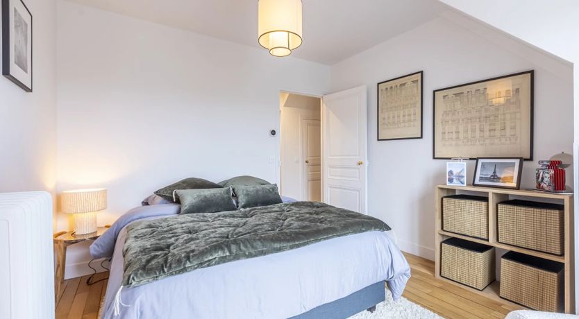 Photo of A Picture of Paris