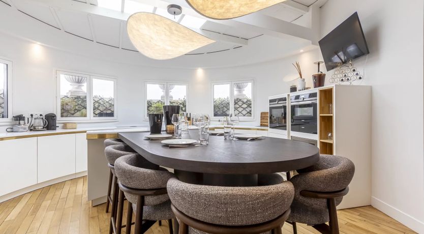 Photo of A Picture of Paris