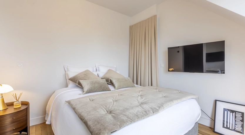 Photo of A Picture of Paris