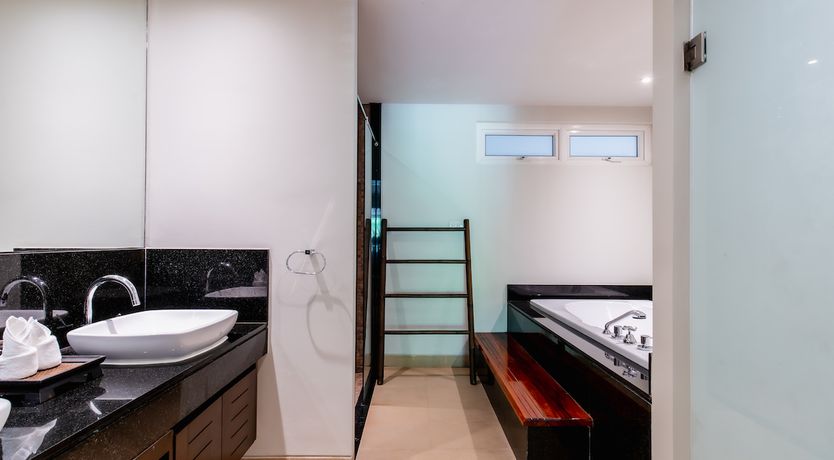 Photo of Poppy's Enclave