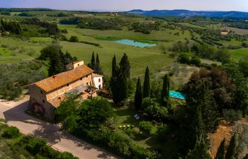 Tuscan Iris Holiday Home