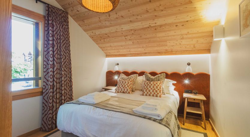 Photo of Snowy Luxury