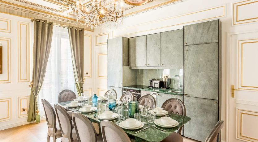 Photo of Parisian Pot of Gold